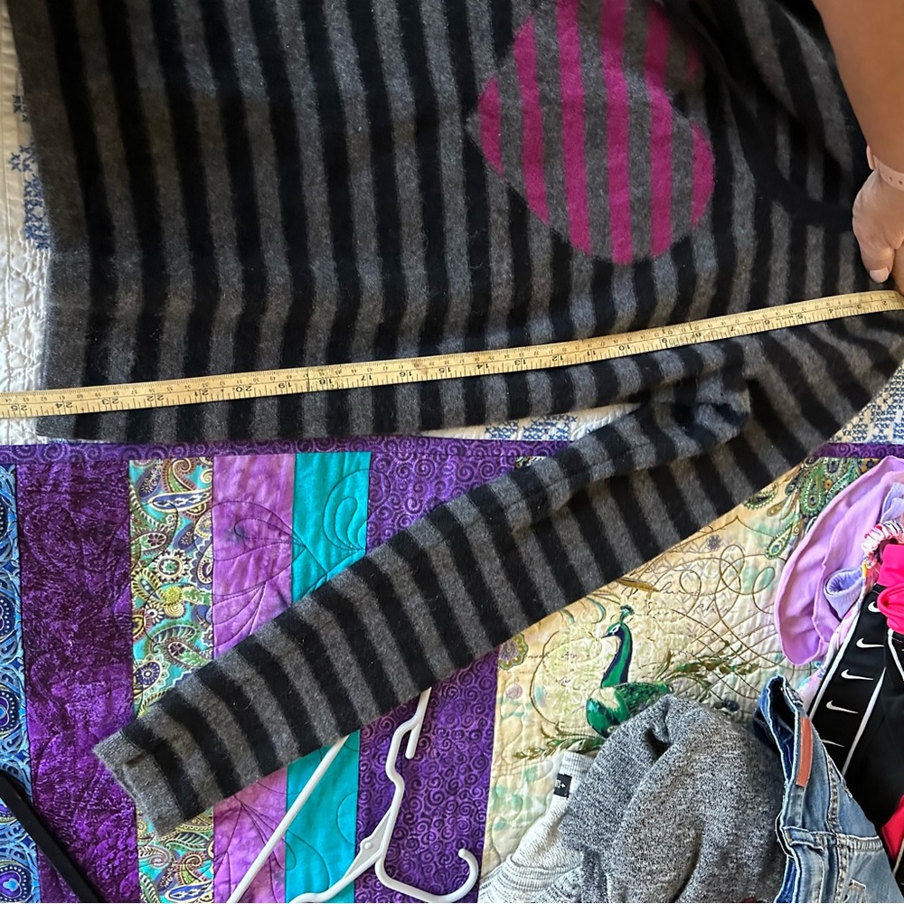 Sutton Cashmere black/grey stripe with pink/gray heart sweater no size t… - Picture 7 of 8
